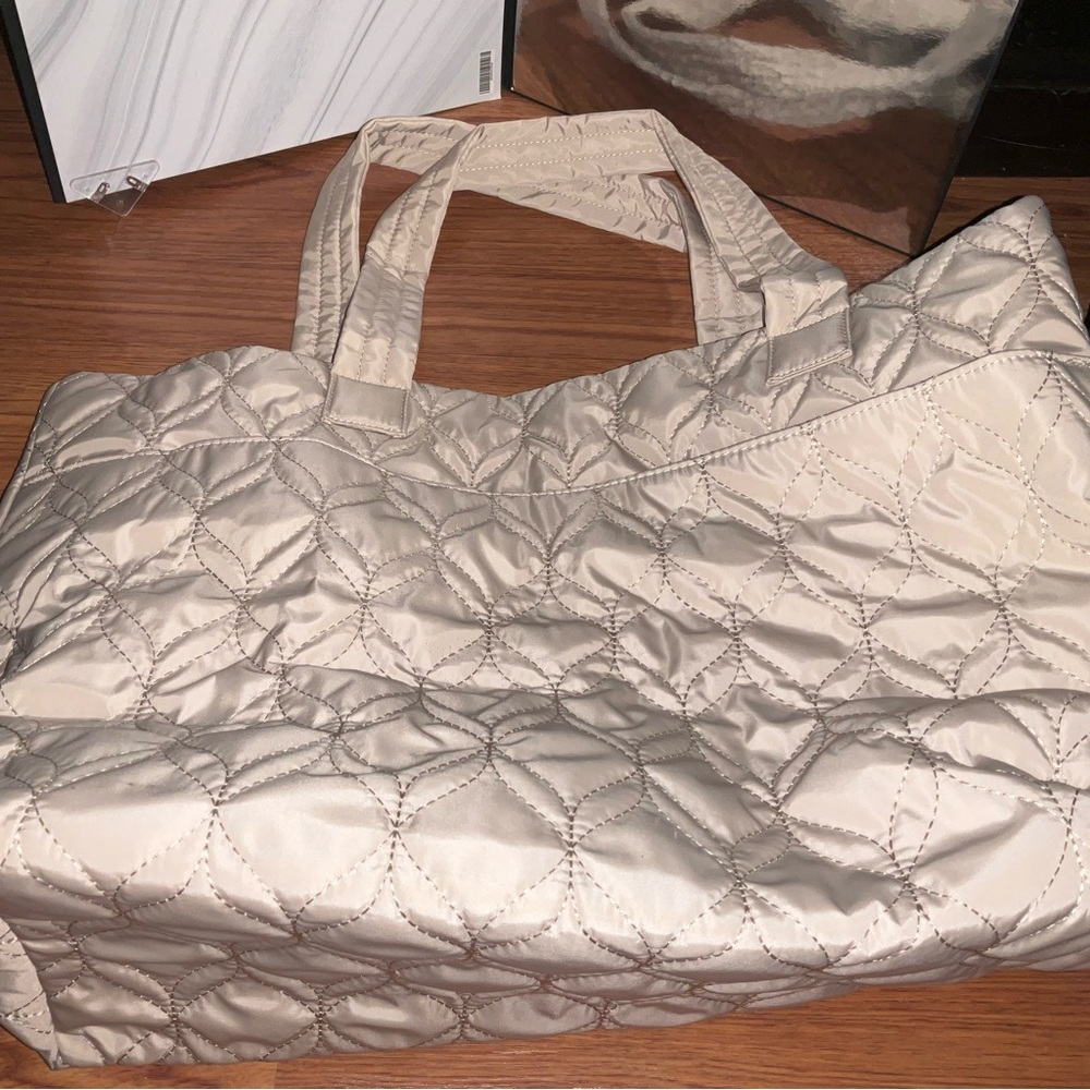 Elegant Quilted Cream Tote Bag - Picture 2 of 7